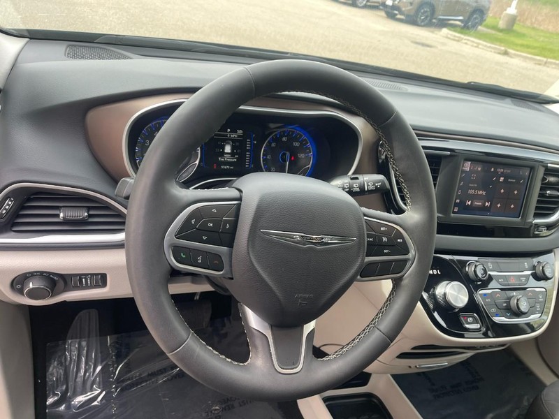 Chrysler Voyager Vehicle Image 24