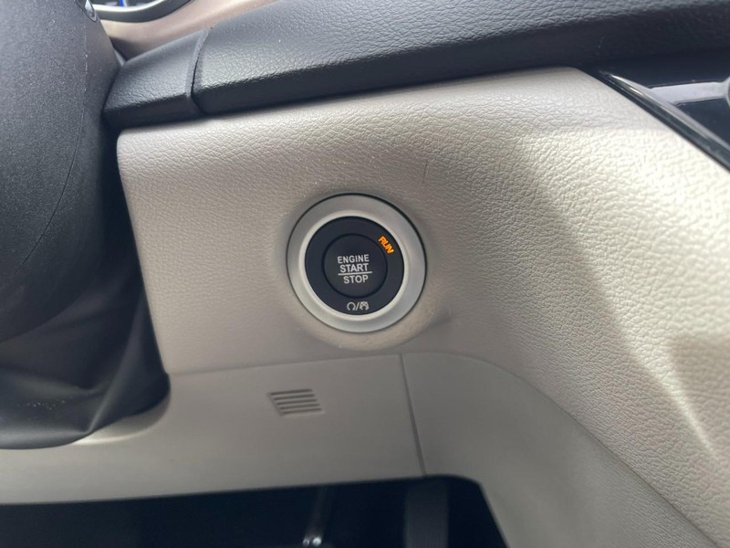 Chrysler Voyager Vehicle Image 26
