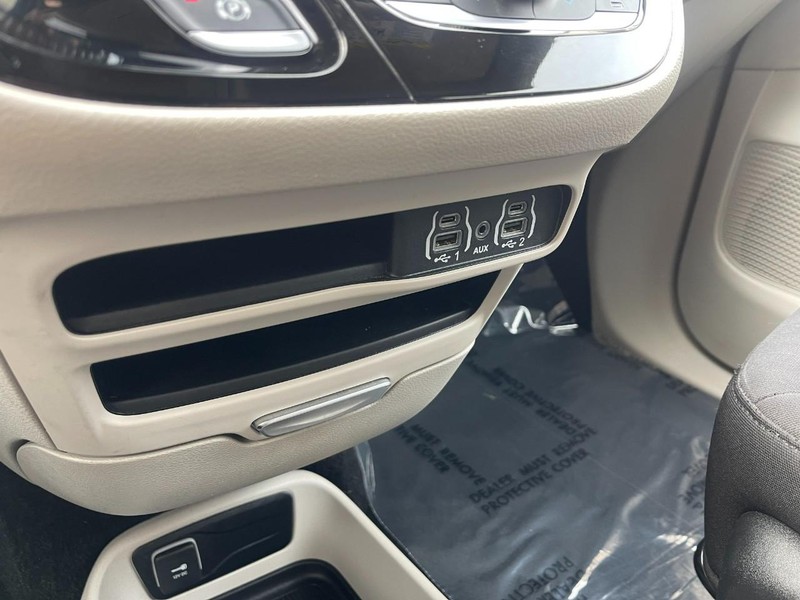 Chrysler Voyager Vehicle Image 27