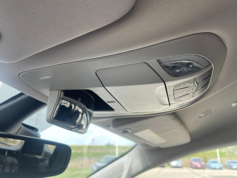 Chrysler Voyager Vehicle Image 35