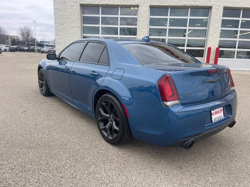 Chrysler 300 Vehicle Image 04