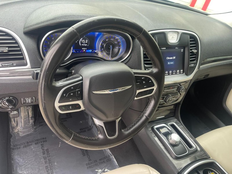 Chrysler 300 Vehicle Image 25