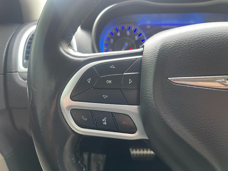 Chrysler 300 Vehicle Image 26