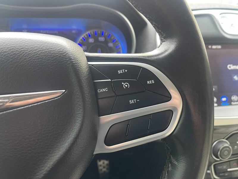 Chrysler 300 Vehicle Image 27