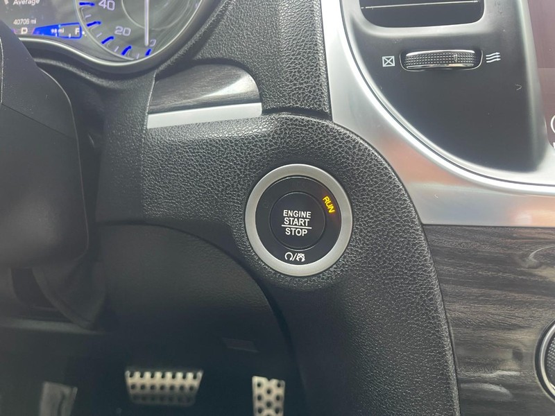 Chrysler 300 Vehicle Image 29