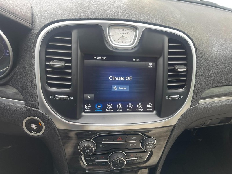 Chrysler 300 Vehicle Image 31