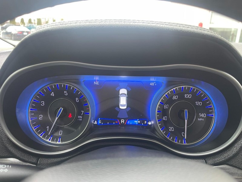 Chrysler 300 Vehicle Image 33