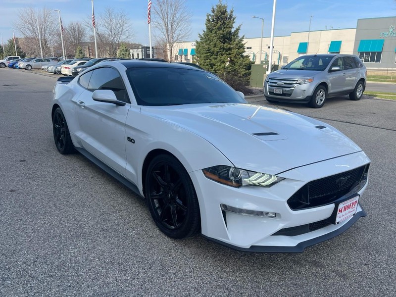 Ford Mustang Vehicle Image 02