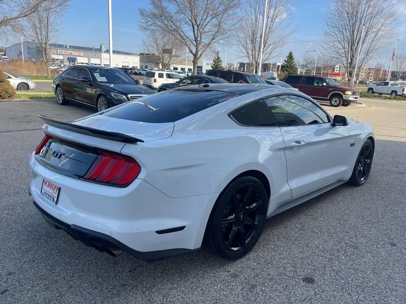 Ford Mustang Vehicle Image 03