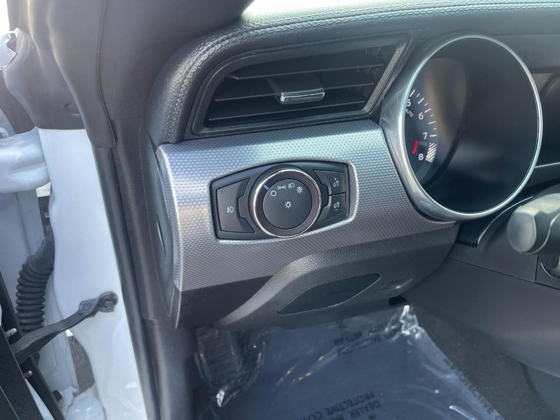 Ford Mustang Vehicle Image 17