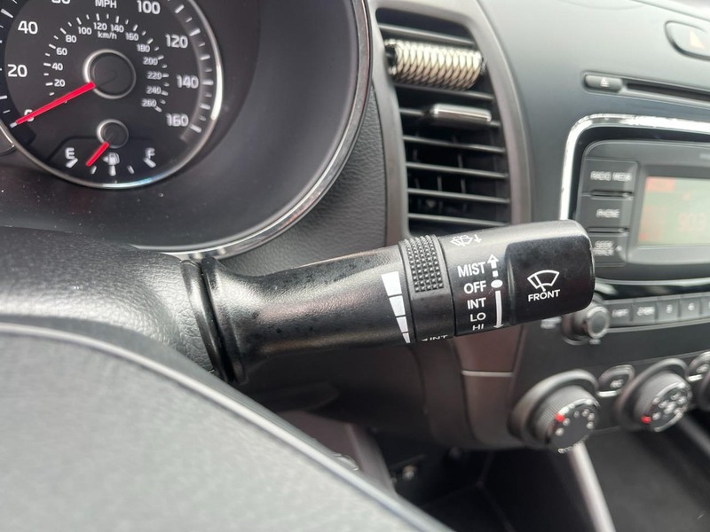 Kia Forte Vehicle Image 10