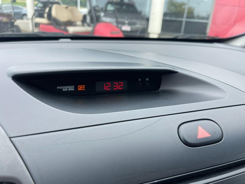 Kia Forte Vehicle Image 15