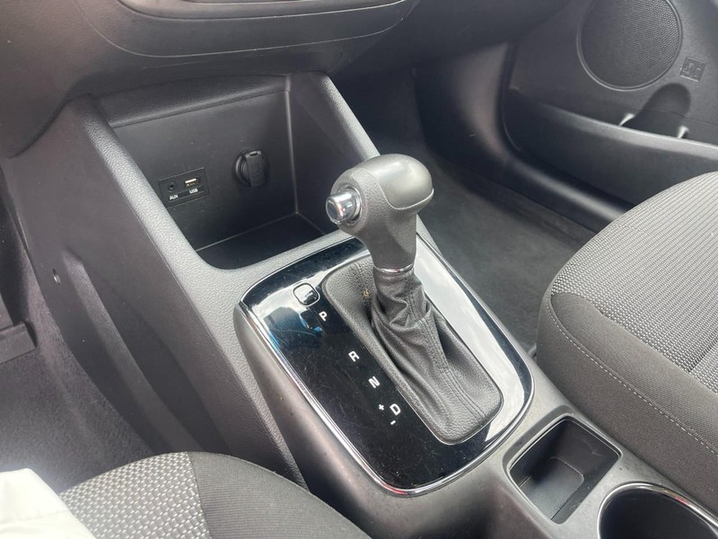 Kia Forte Vehicle Image 17