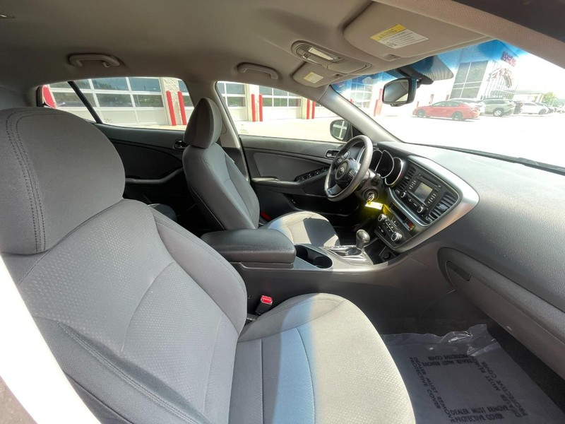 Kia Optima Vehicle Image 07