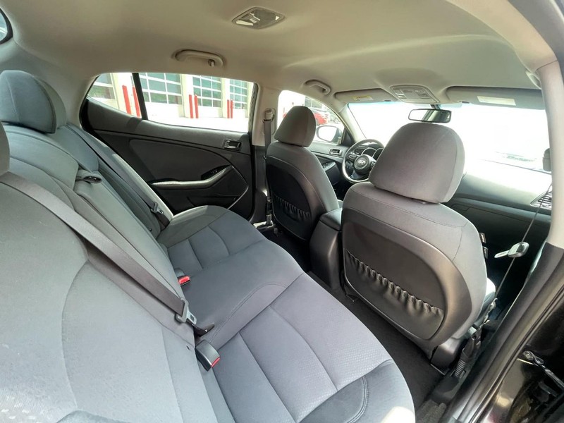 Kia Optima Vehicle Image 10