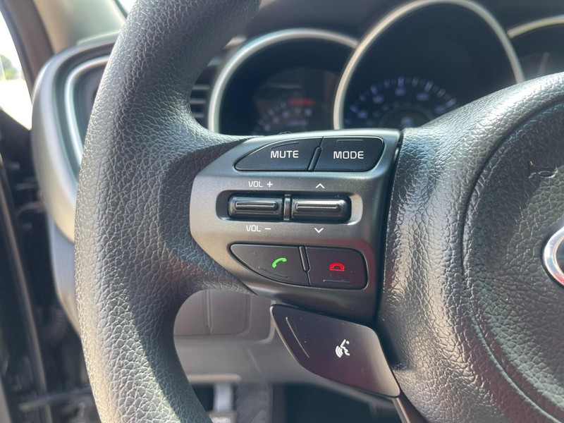 Kia Optima Vehicle Image 20