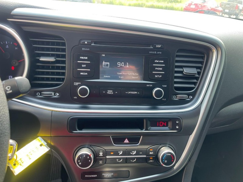 Kia Optima Vehicle Image 26