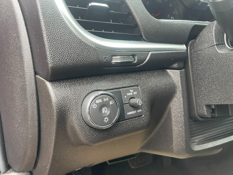 Chevrolet Traverse Vehicle Image 15