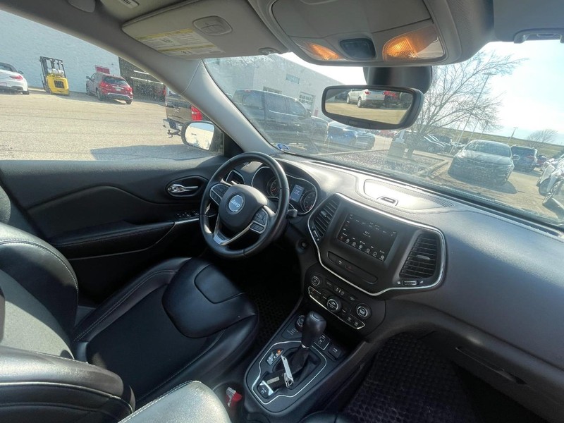 Jeep Cherokee Vehicle Image 06