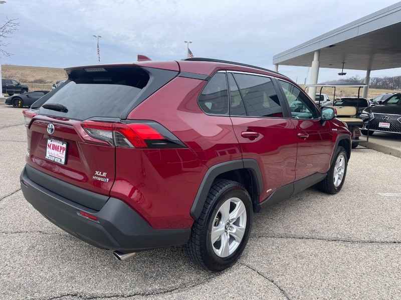 Toyota RAV4 Hybrid Vehicle Image 03