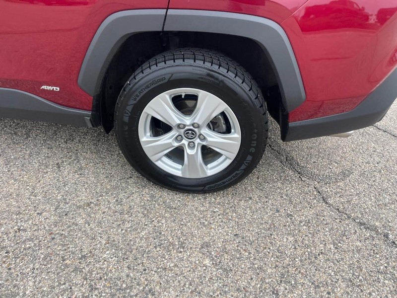 Toyota RAV4 Hybrid Vehicle Image 05