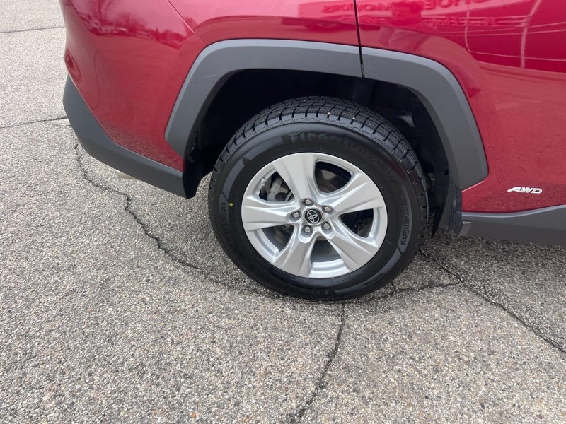 Toyota RAV4 Hybrid Vehicle Image 08
