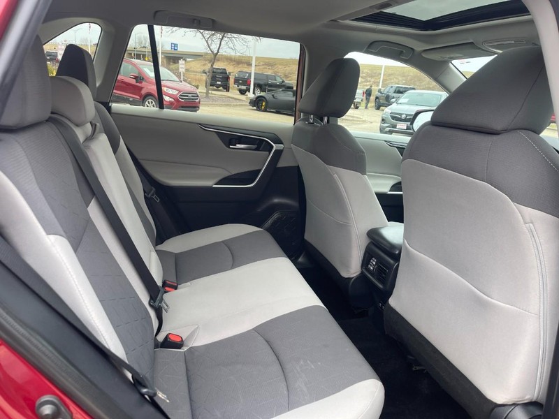 Toyota RAV4 Hybrid Vehicle Image 13