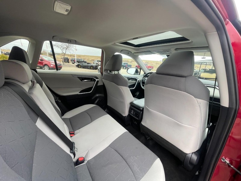 Toyota RAV4 Hybrid Vehicle Image 14