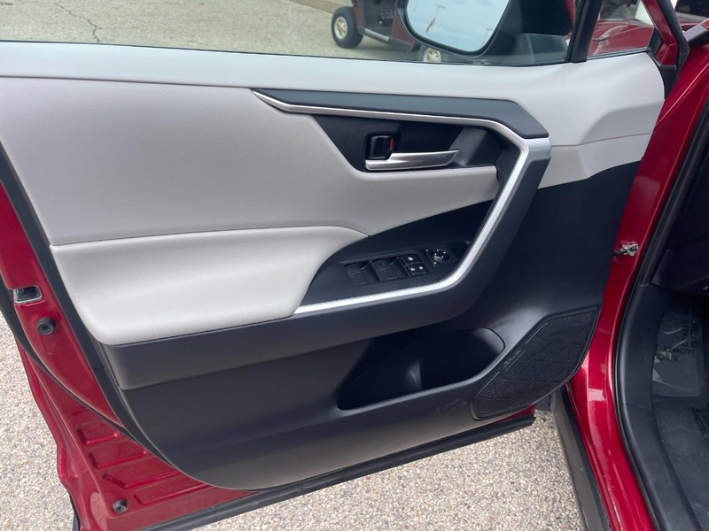 Toyota RAV4 Hybrid Vehicle Image 20