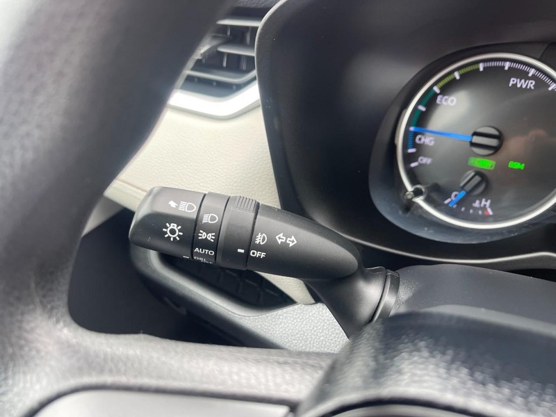 Toyota RAV4 Hybrid Vehicle Image 25
