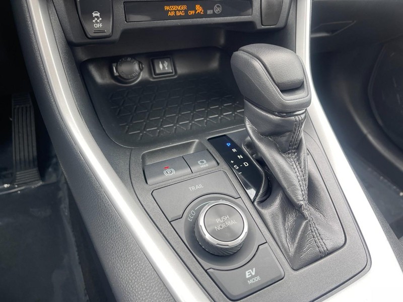Toyota RAV4 Hybrid Vehicle Image 29