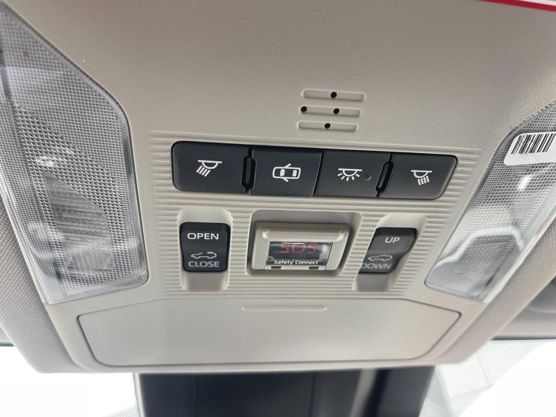 Toyota RAV4 Hybrid Vehicle Image 31