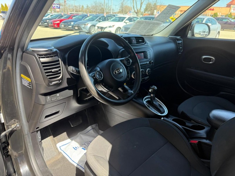 Kia Soul Vehicle Image 10