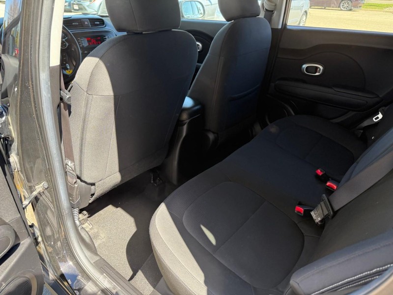 Kia Soul Vehicle Image 12