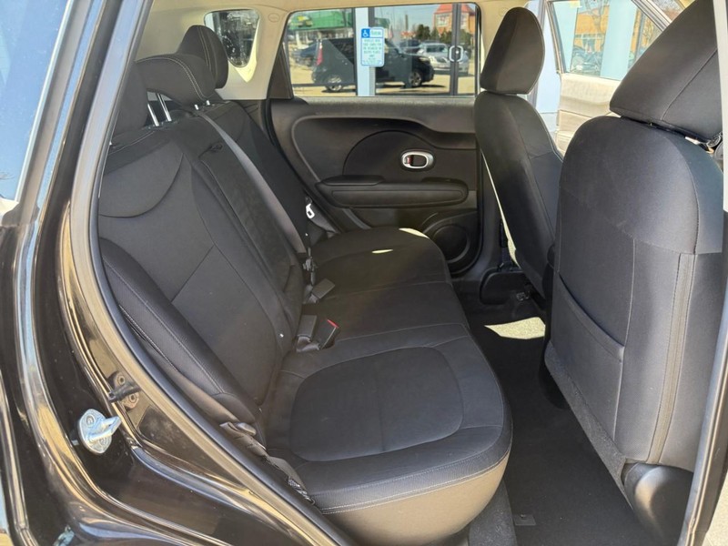 Kia Soul Vehicle Image 14
