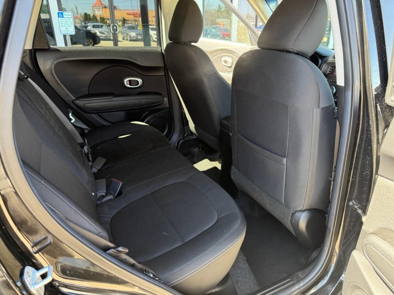 Kia Soul Vehicle Image 15