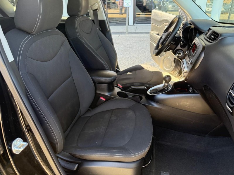 Kia Soul Vehicle Image 16