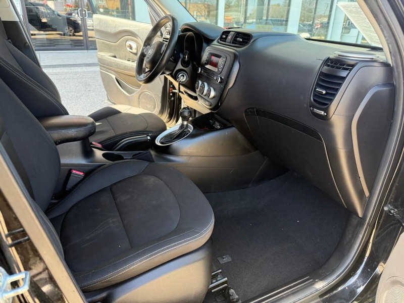 Kia Soul Vehicle Image 17