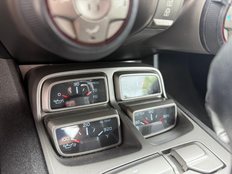 Chevrolet Camaro Vehicle Image 21