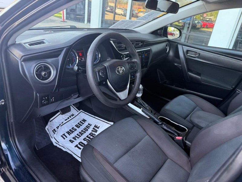 Toyota Corolla Vehicle Image 11