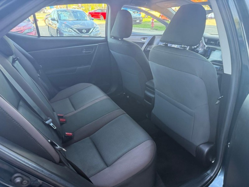 Toyota Corolla Vehicle Image 15