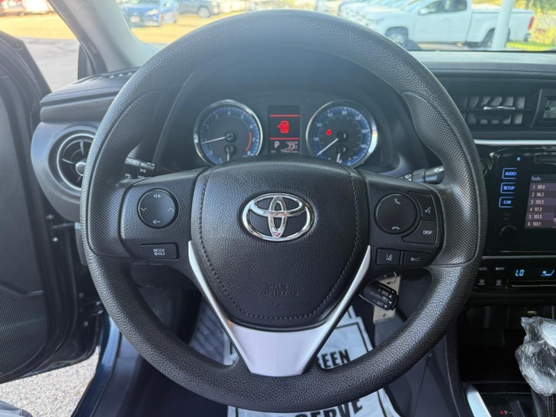 Toyota Corolla Vehicle Image 18