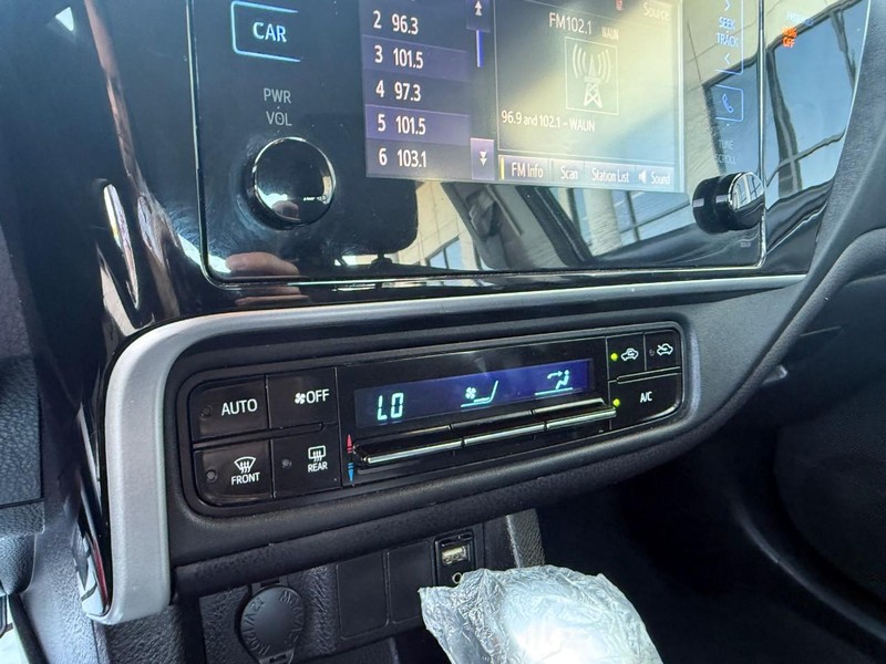 Toyota Corolla Vehicle Image 25