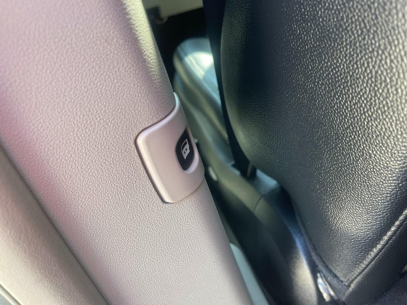 Chrysler Town & Country Vehicle Image 20