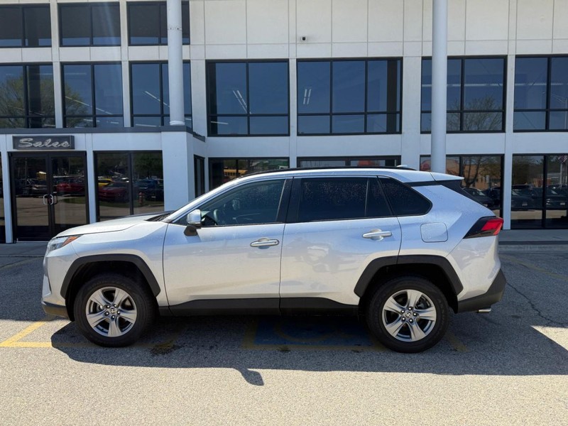 Toyota RAV4 Vehicle Image 07