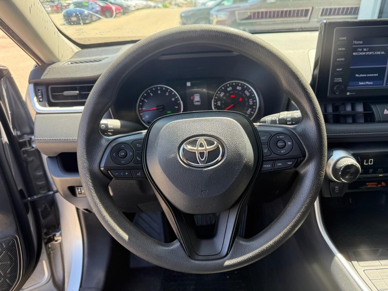 Toyota RAV4 Vehicle Image 18