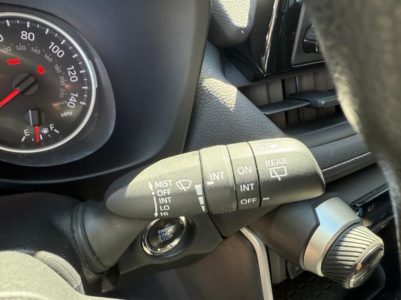 Toyota RAV4 Vehicle Image 21