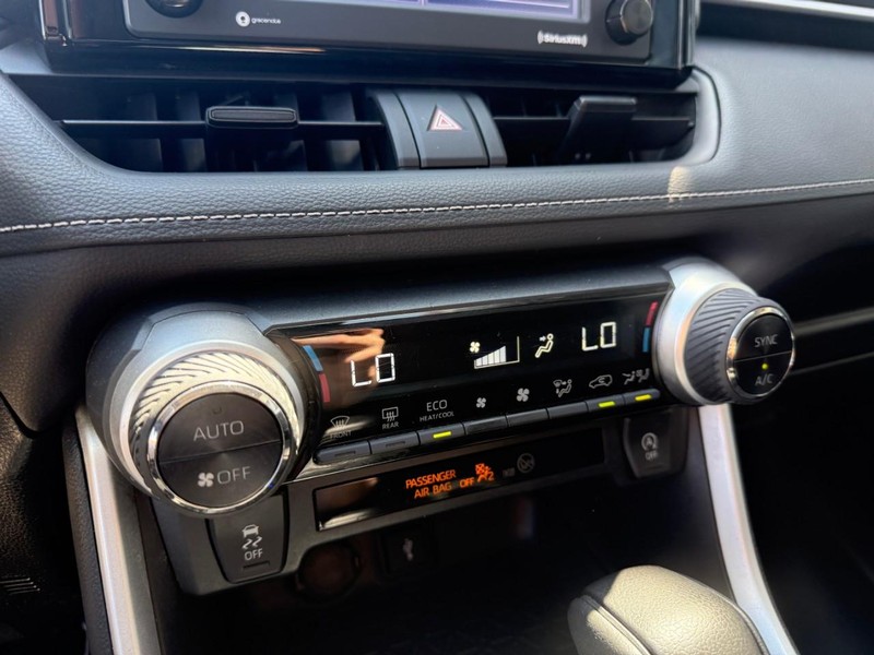 Toyota RAV4 Vehicle Image 24