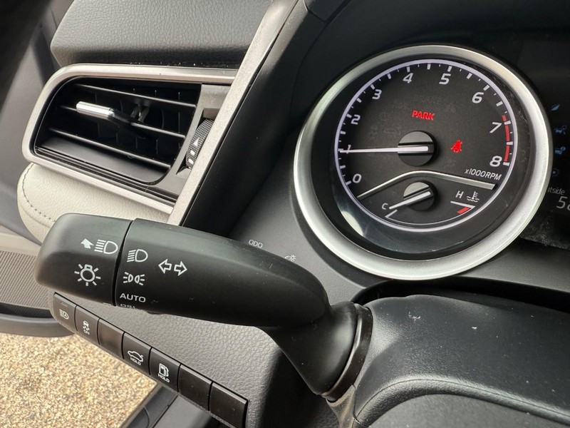 Toyota Camry Vehicle Image 21