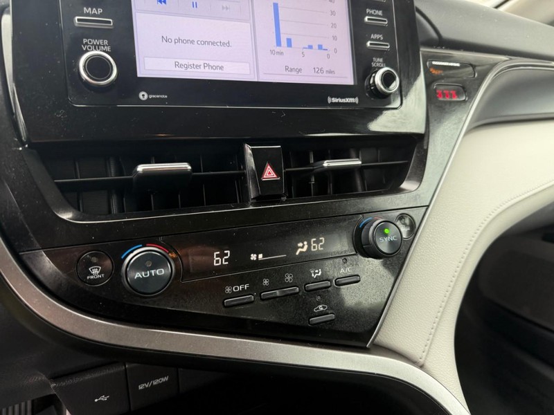 Toyota Camry Vehicle Image 24